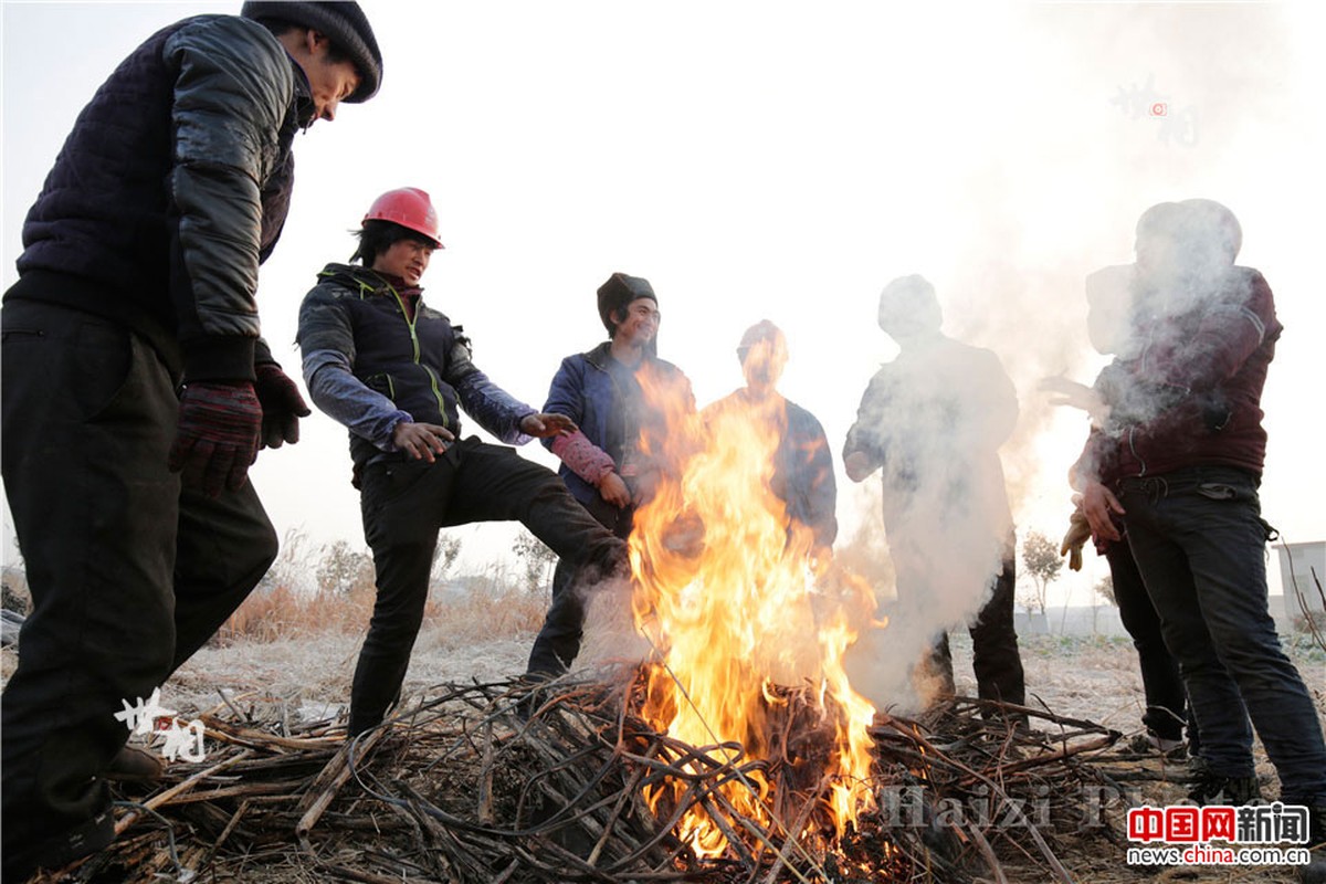 Anh: Nhoc nhan cuoc doi cong nhan truyen tai dien Trung Quoc-Hinh-3